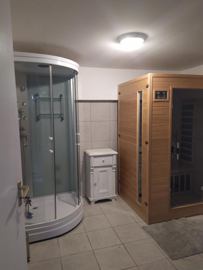 Villa Harmonia Gyula Exteriör bild